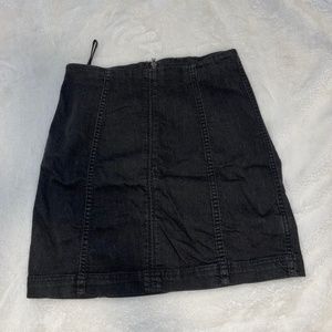 Free People - Black Modern Femme Denim Mini Skirt (like new)